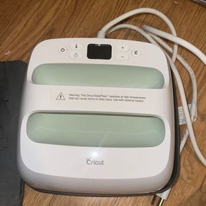 Cricut easy press 2 with mat